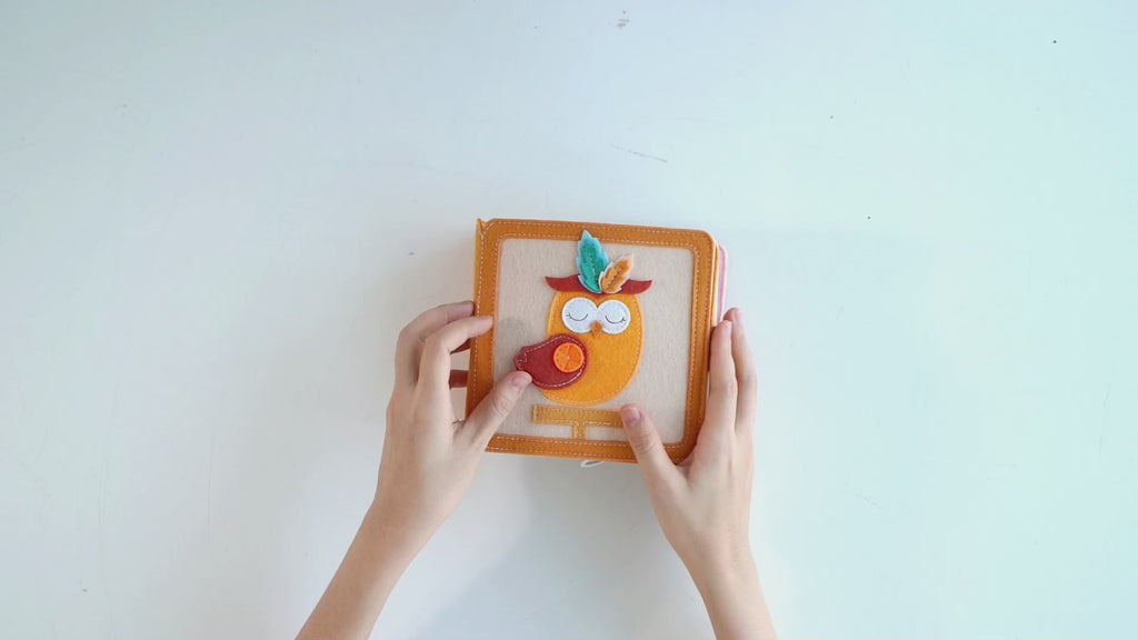 Personalized Montessori Quiet Book for Toddlers, Custom Name Busy Book, Felt Sensory Activity Book, Fine Motor Skills Toy, Screen-Free Gift