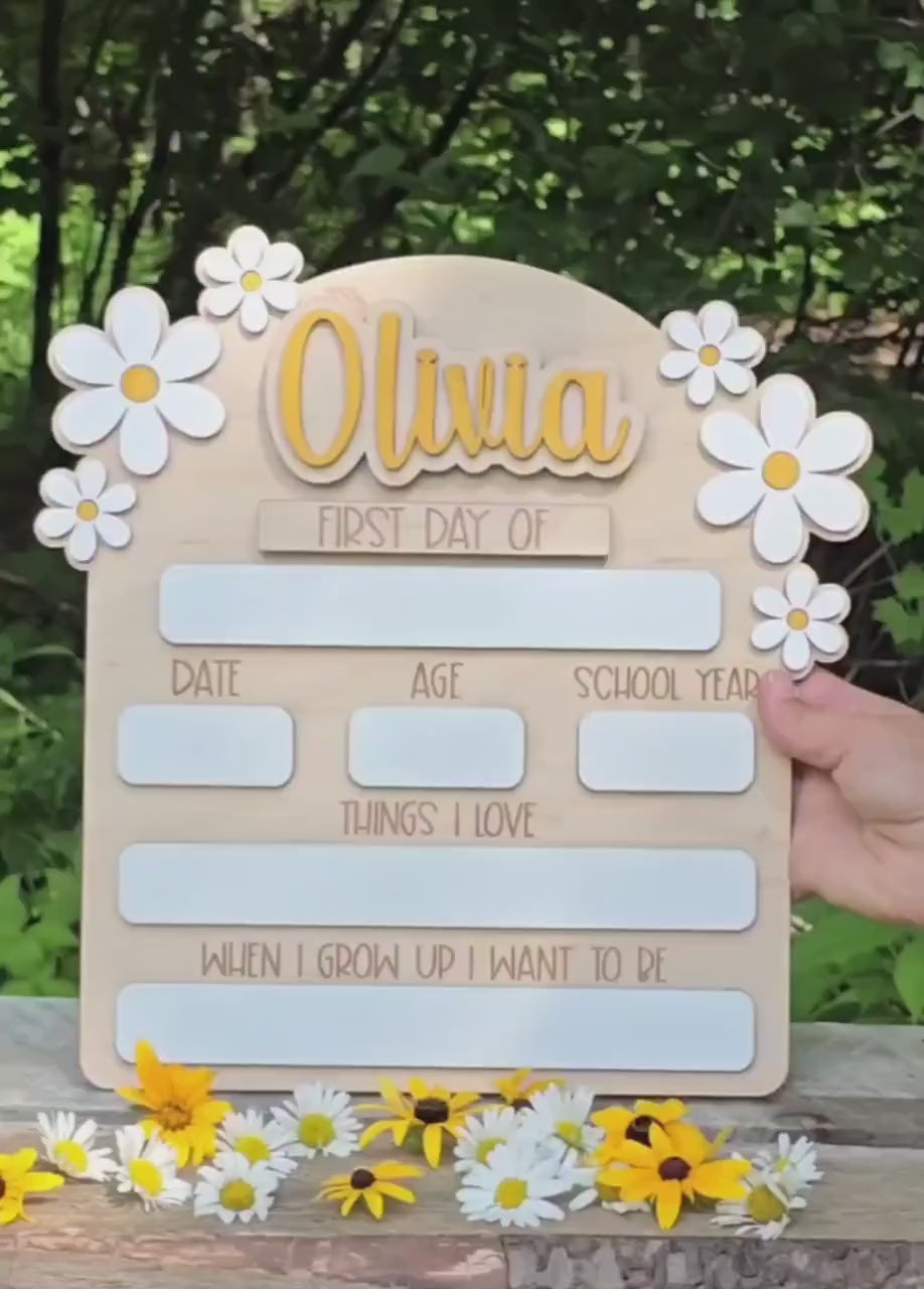 Personalized First Day of School Board, Daisy Name Sign, Photo Prop, Preschool Back To School Dry Erase Sign, 1st Day of School Board